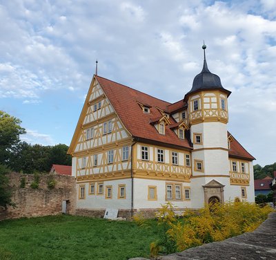 Damenstift